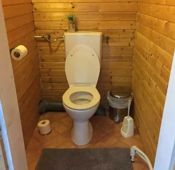 バスルーム共有のトリプルスタンダード, Gasthaus Luggwirt