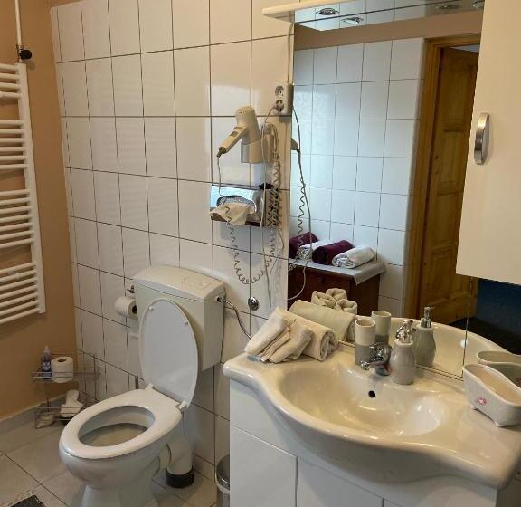 חדר משפחתי, Gasthaus Luggwirt