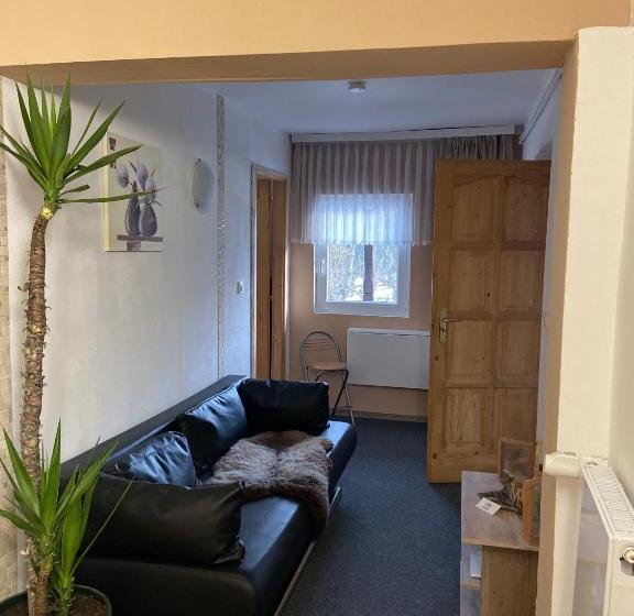 חדר משפחתי, Gasthaus Luggwirt