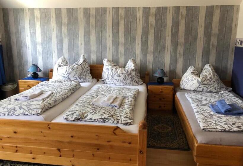 Номер Стандарт Четырехместный Совместный Санузел, Gasthaus Luggwirt