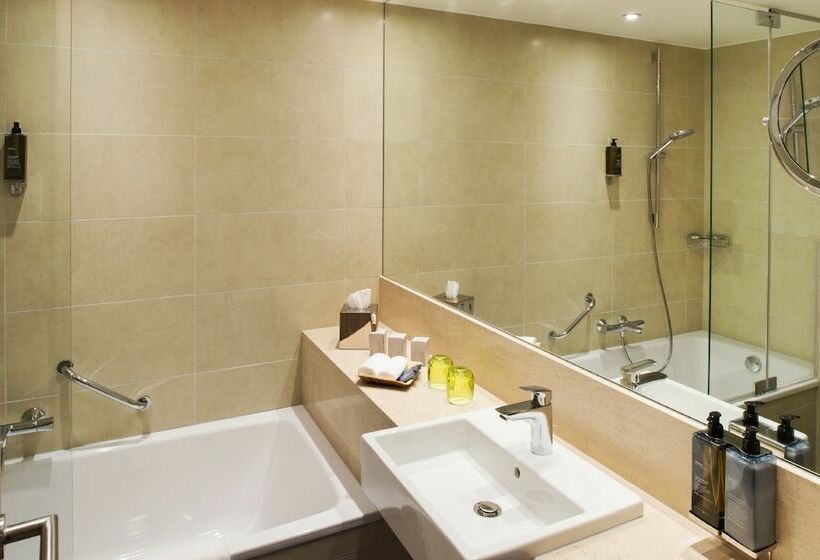 חדר סטנדרט, Holiday Inn Frankfurt Airport, An Ihg