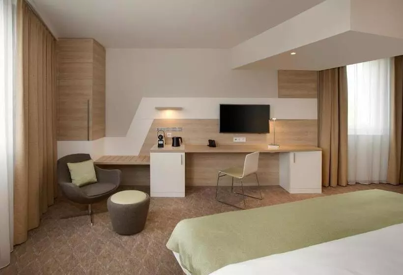 اتاق پرمیوم, Holiday Inn Frankfurt Airport, An Ihg