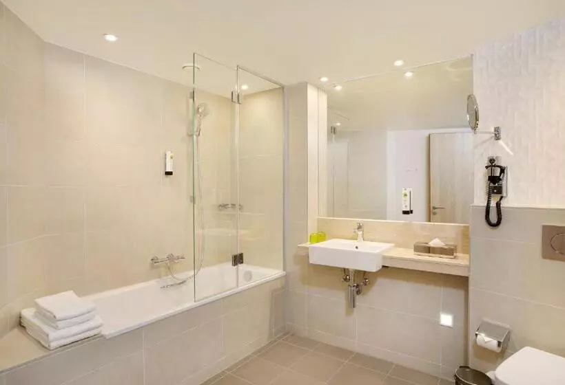 اتاق استاندارد با تخت دوبل, Holiday Inn Frankfurt Airport, An Ihg