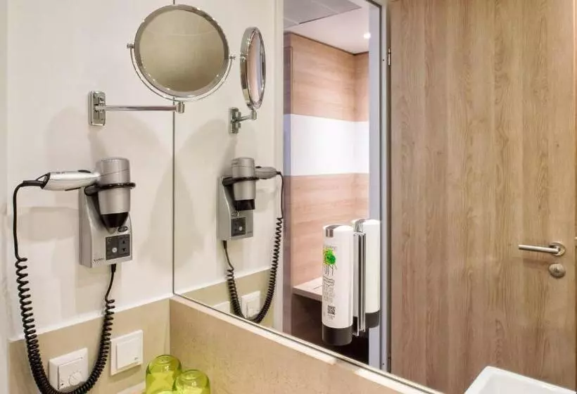 اتاق استاندارد, Holiday Inn Frankfurt Airport, An Ihg