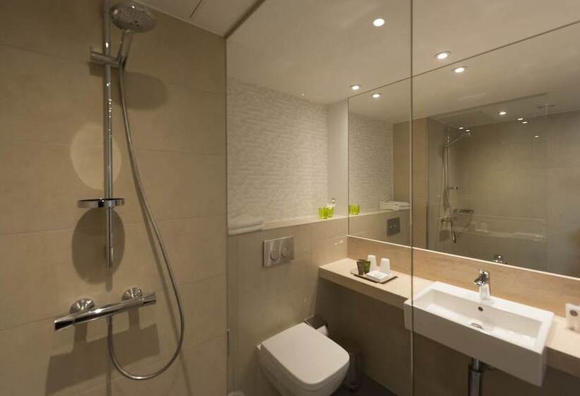 اتاق پرمیوم, Holiday Inn Frankfurt Airport, An Ihg