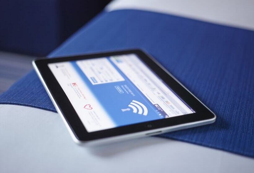 חדר סטנדרט מיטה זוגית, Holiday Inn Frankfurt Airport, An Ihg