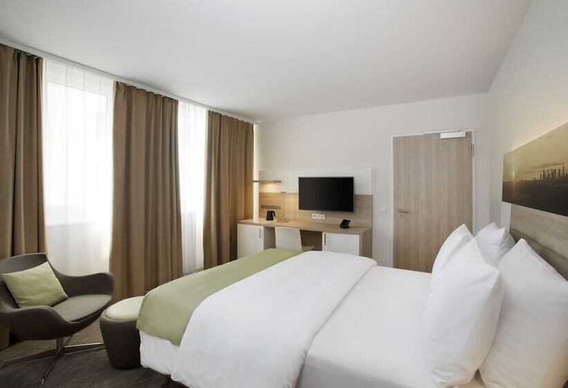 חדר סטנדרט מיטה זוגית, Holiday Inn Frankfurt Airport, An Ihg