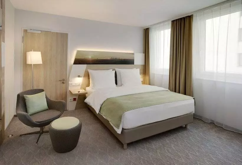 اتاق استاندارد با تخت دوبل, Holiday Inn Frankfurt Airport, An Ihg