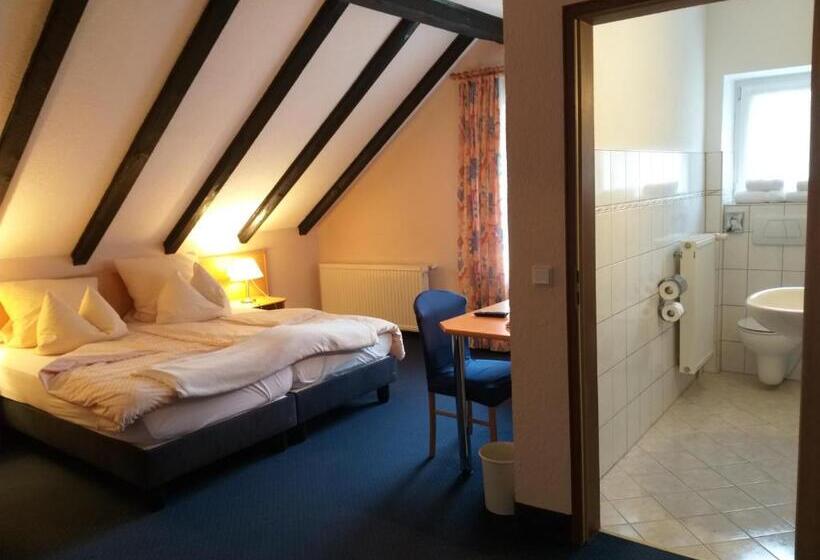 غرفة عائلية, Klinger