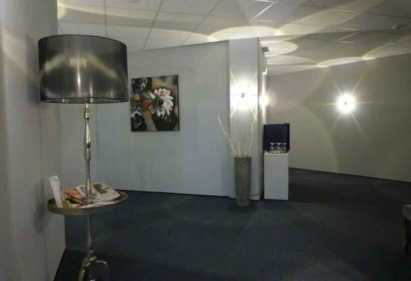 스탠다드 싱글 룸, Komm  In