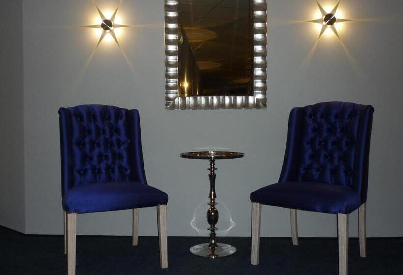 스탠다드 룸, Komm  In