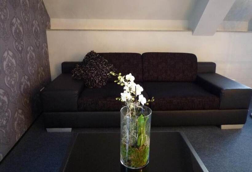 패밀리 룸, Komm  In