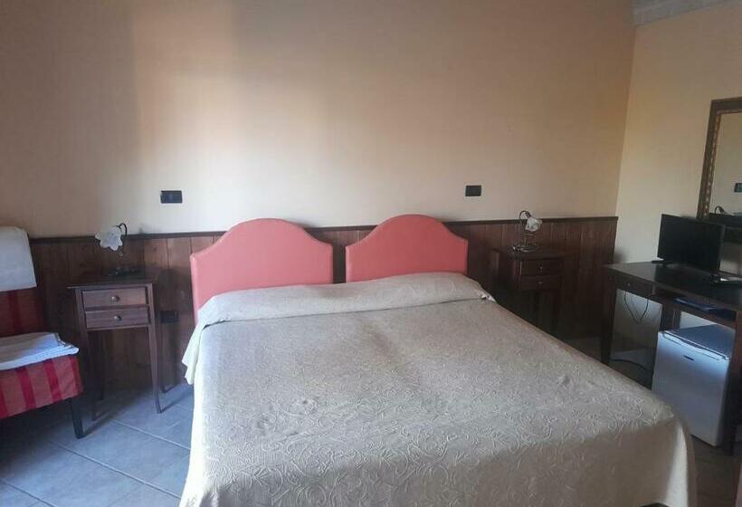 بنجلو قياسى, Oasi Del Visir Resort