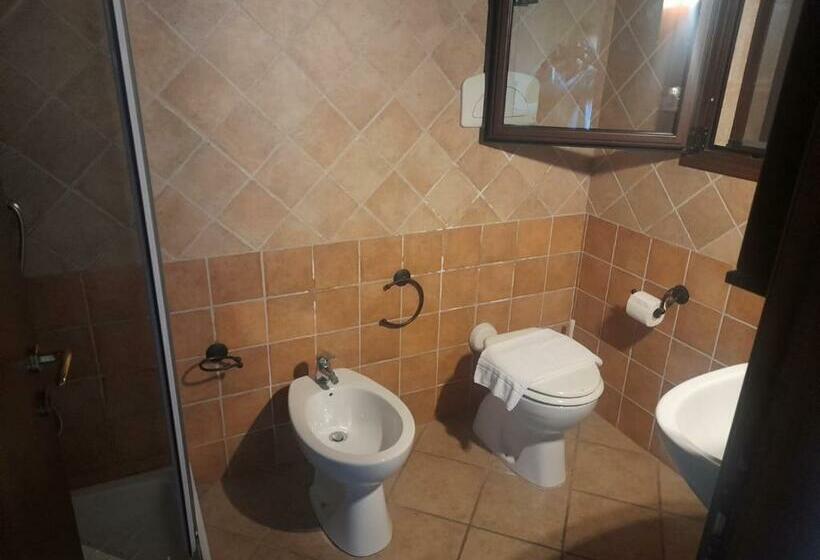 بنجلو قياسى, Oasi Del Visir Resort