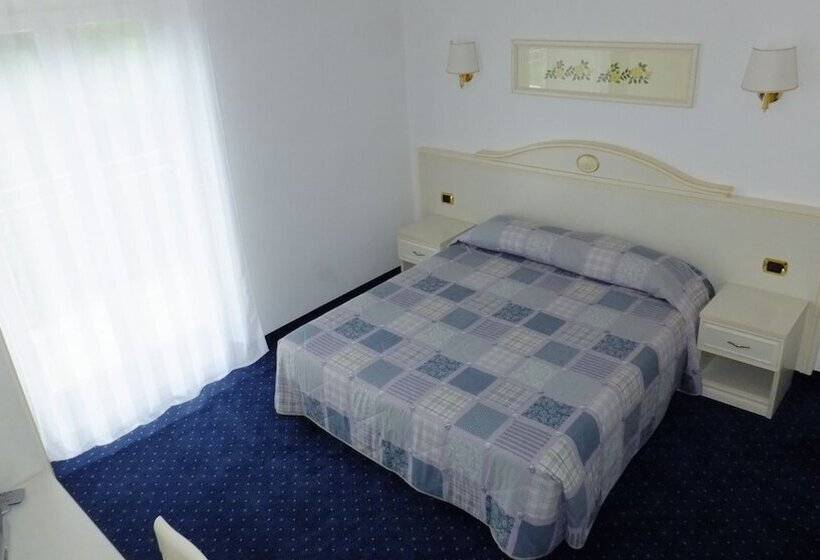 バルコニー付きスタンダードルーム, Rosalpina