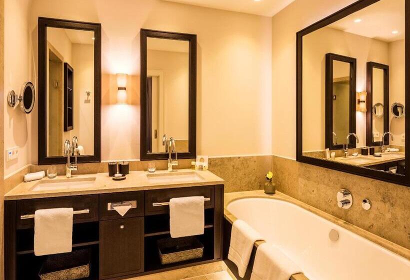 جناح, Severin's Resort & Spa