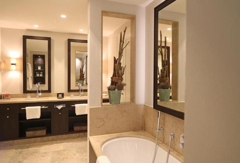 جناح, Severin's Resort & Spa