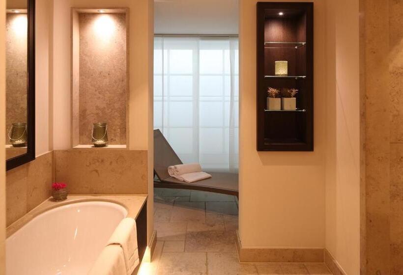 جناح, Severin's Resort & Spa