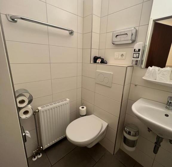 Трехместный Номер Базовый, M&m Hotel   Seevetal