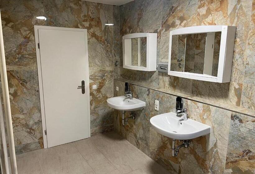 غرفة قياسية حمام مشترك, M&m Hotel   Seevetal