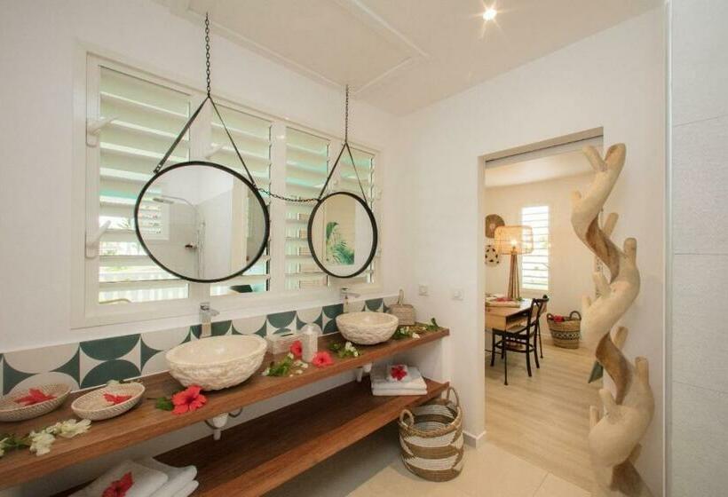 بانگلوی استاندارد با چشمانداز دریا, Raiatea Lodge