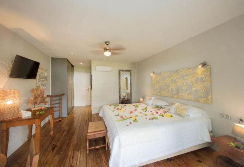 اتاق استاندارد با چشمانداز دریاچه, Raiatea Lodge