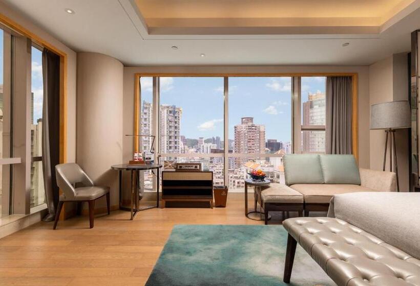 اتاق لوکس با تخت بزرگ, Zhuhai Longzhuda International