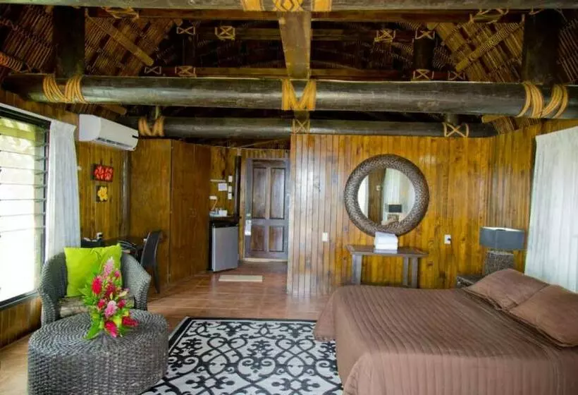 بانگلوی استاندارد با چشم‌انداز دریا, Le Lagoto Resort & Spa
