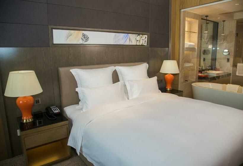 带大床的行政房间, Pullman Shishi Mattison