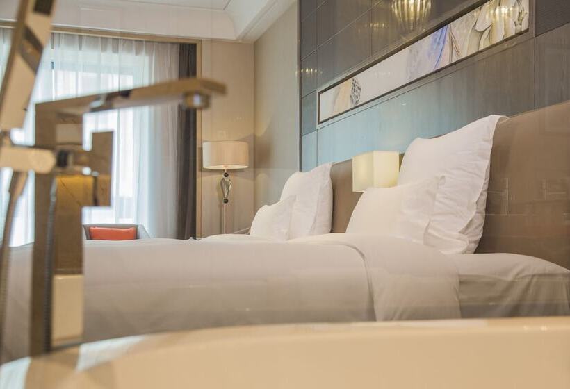 豪华套房, Pullman Shishi Mattison