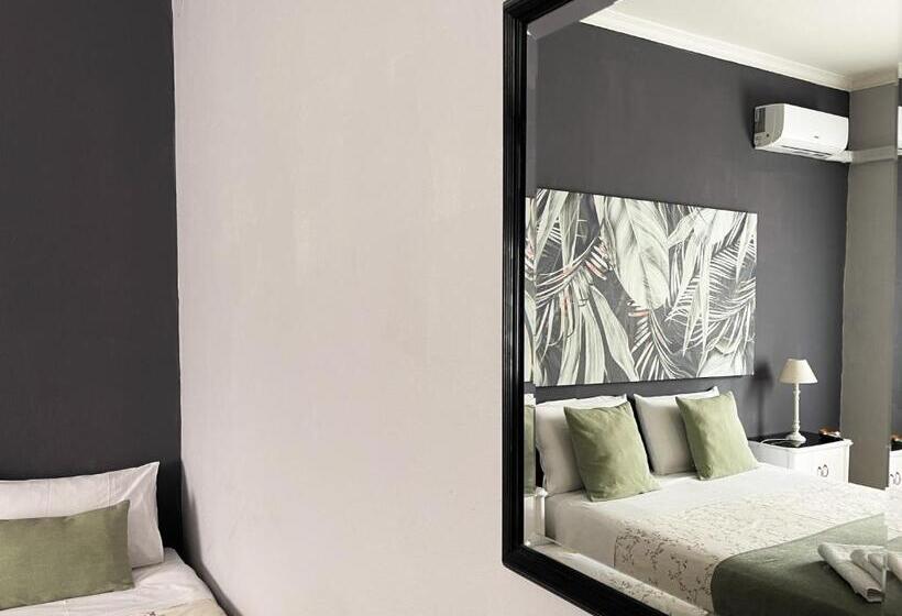 标准三人间共用浴室, B&b Dietro Il Politeama