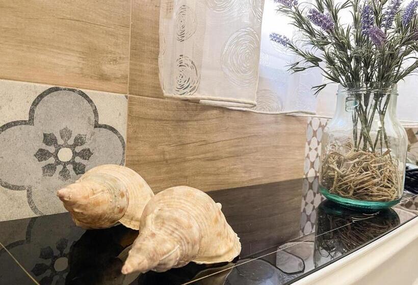 标准间, B&b Dietro Il Politeama
