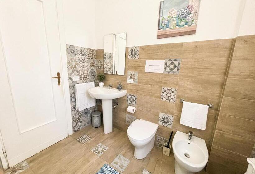 标准间, B&b Dietro Il Politeama