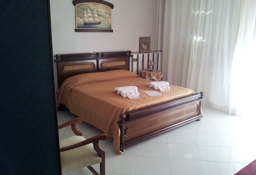 标准间, B&b Dietro Il Politeama