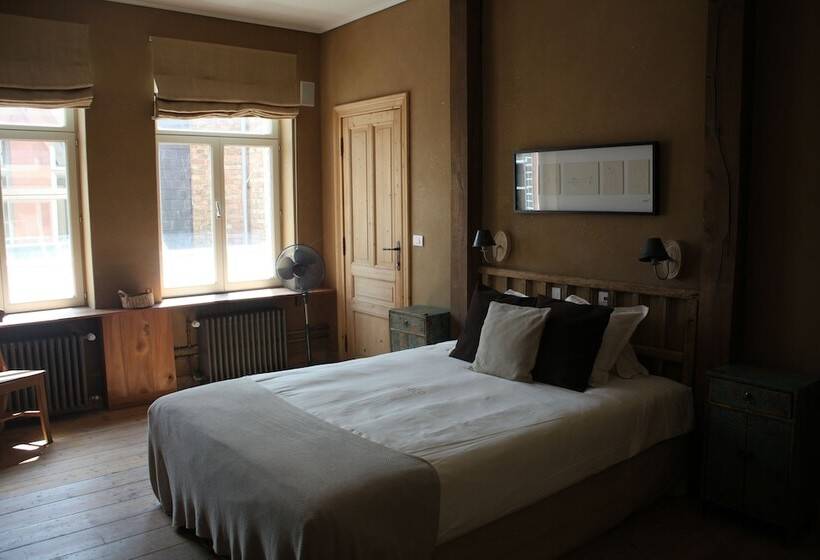 Deluxe Svit, B&b 1669