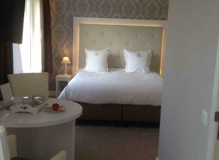 جناح جونيور, Ara Dune