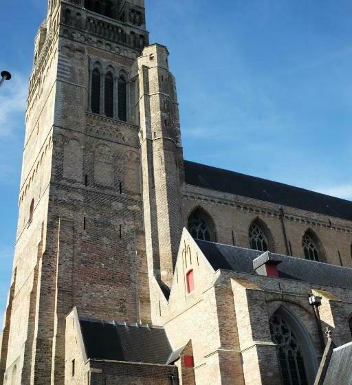 Deluxe Svit, B&b 1669