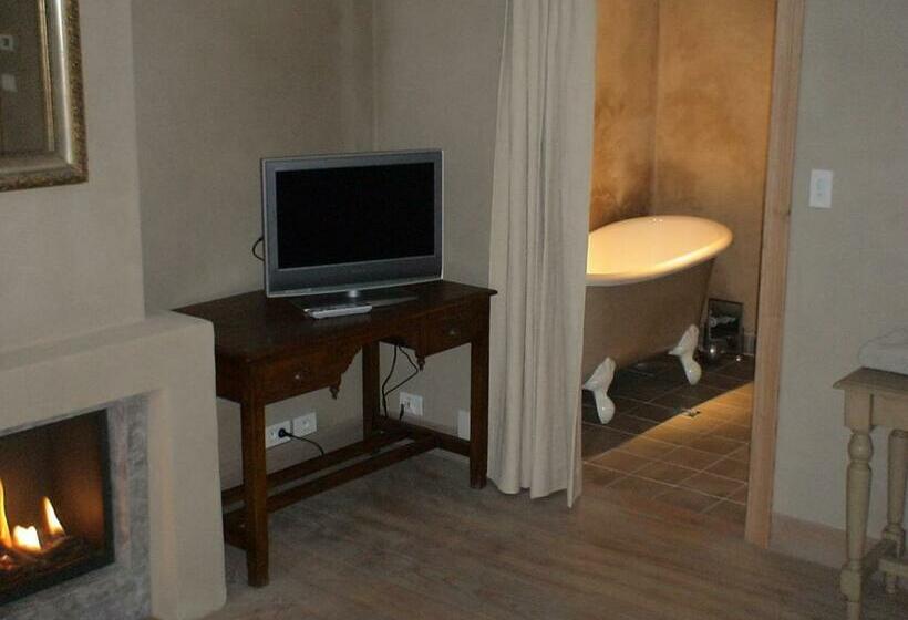 Deluxe Svit, B&b 1669