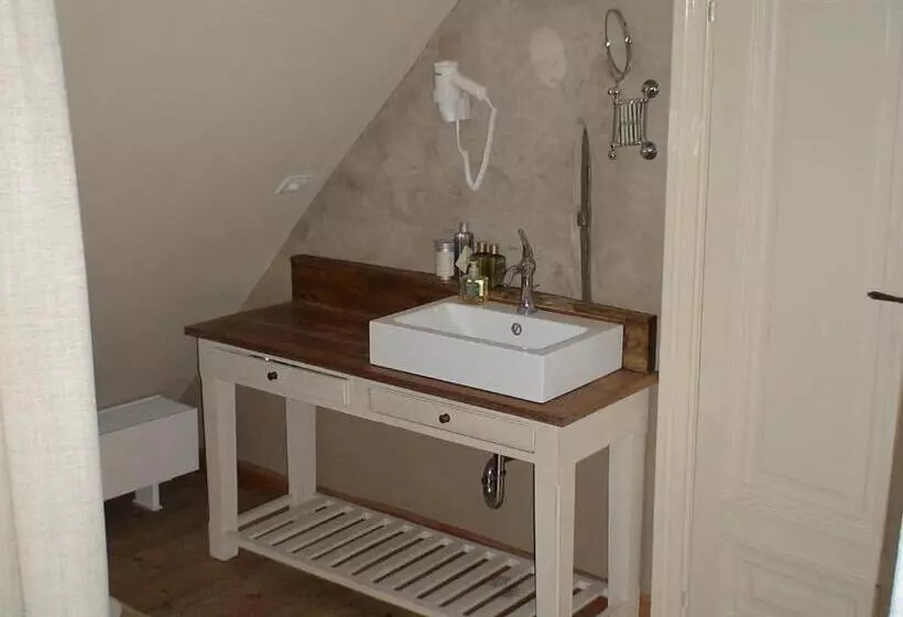اتاق استاندارد, B&b 1669