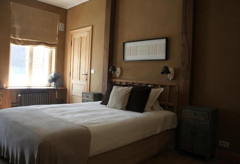 Deluxe Svit, B&b 1669