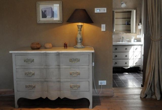 Deluxe Svit, B&b 1669