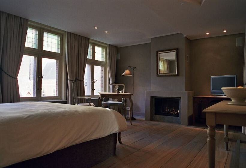 Deluxe Svit, B&b 1669