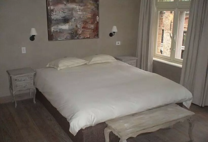 سوییت لوکس, B&b 1669