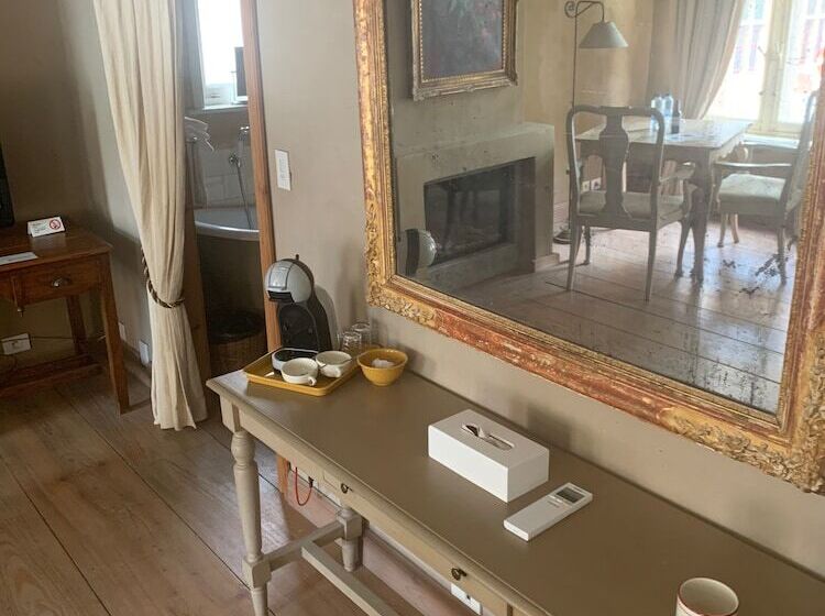 Deluxe Svit, B&b 1669