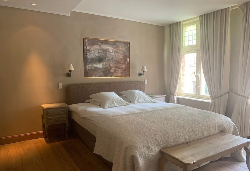 Deluxe Svit, B&b 1669