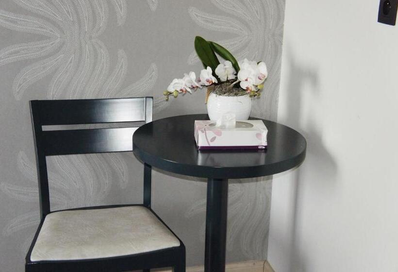 Полулюкс, Belrom