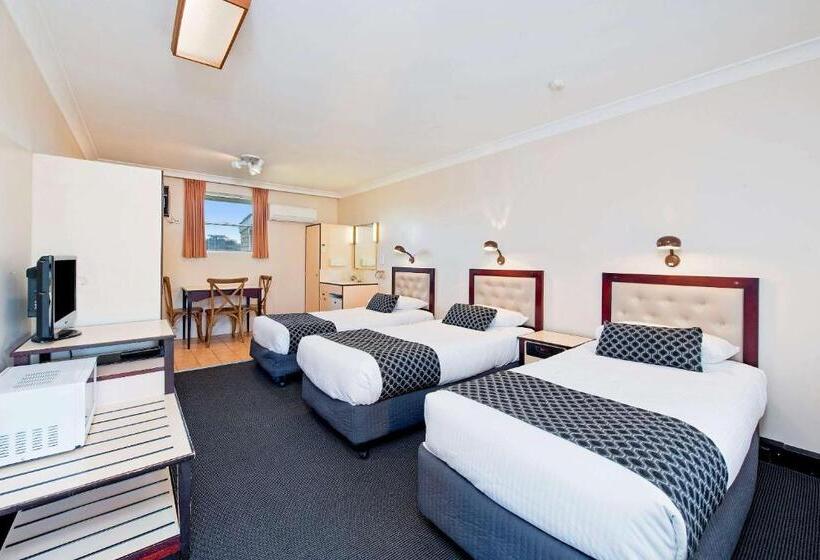 اتاق استاندارد سه نفره, Econo Lodge Savannah Park Tamworth