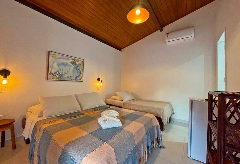 غرفة قياسية ثلاثية مزودة بشرفة, Pousada Aconchego