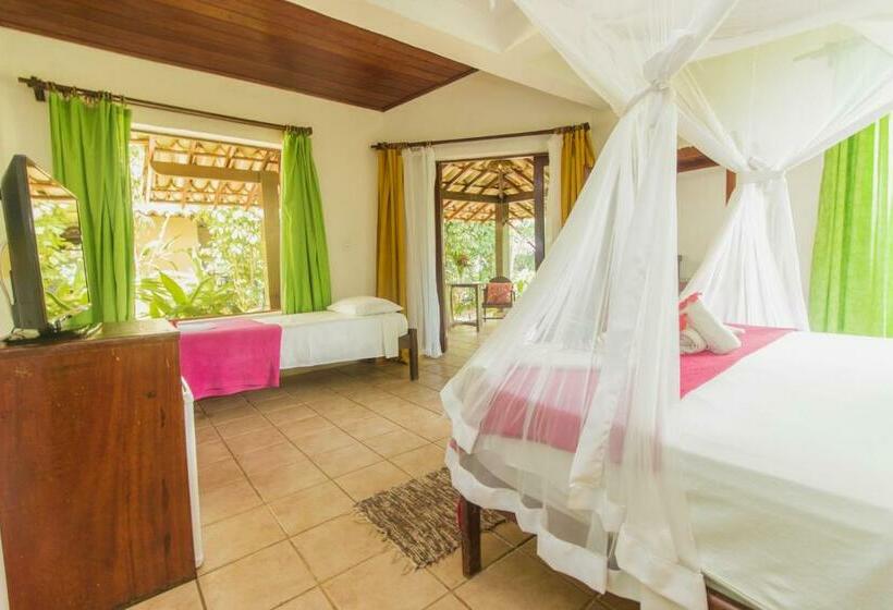 غرفة قياسية ثلاثية, Pousada Villa Bianca