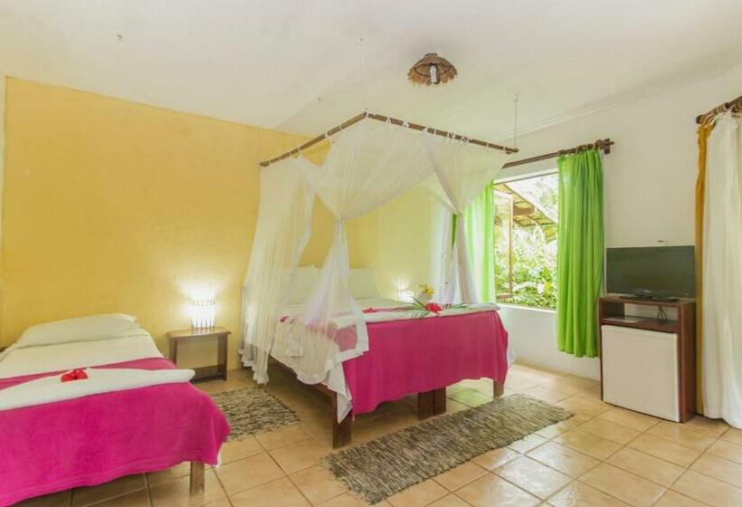 غرفة قياسية ثلاثية, Pousada Villa Bianca